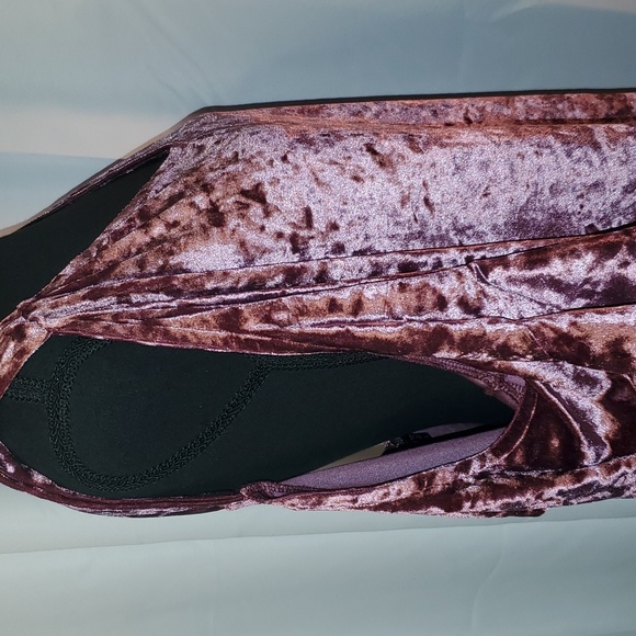 Torrid crushed velvet top 😍 - Picture 3 of 6